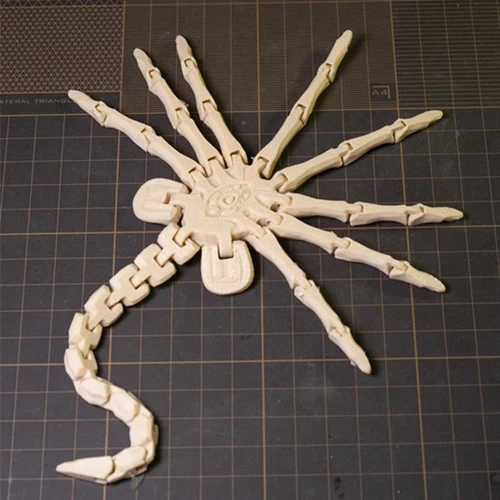 Fully Articulated Alien Facehugger Xenomorph Collectible Figurine Sci-Fi Horror - Picture 4 of 7