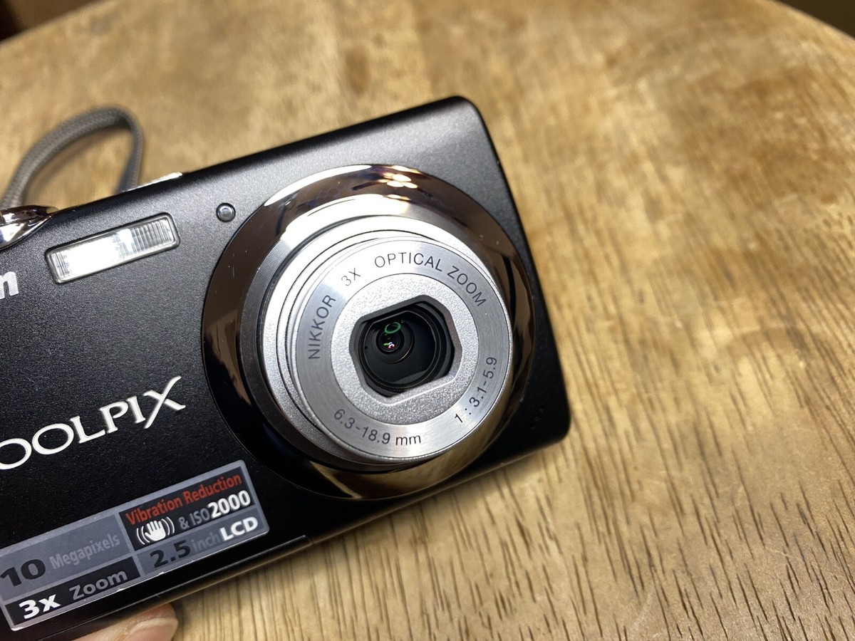 Nikon Coolpix S220 Digital Camera 10 MP Zoom 3X Black Tested