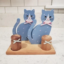 Vintage Country Critter Wood Napkin Holder/Salt and Pepper Blue Cat Pink Bow