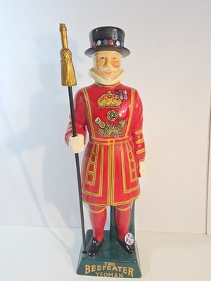Vtg Carlton Ware The Beefeater Yeoman Gin Decanter Ceramic Statue EMPTY 518 I