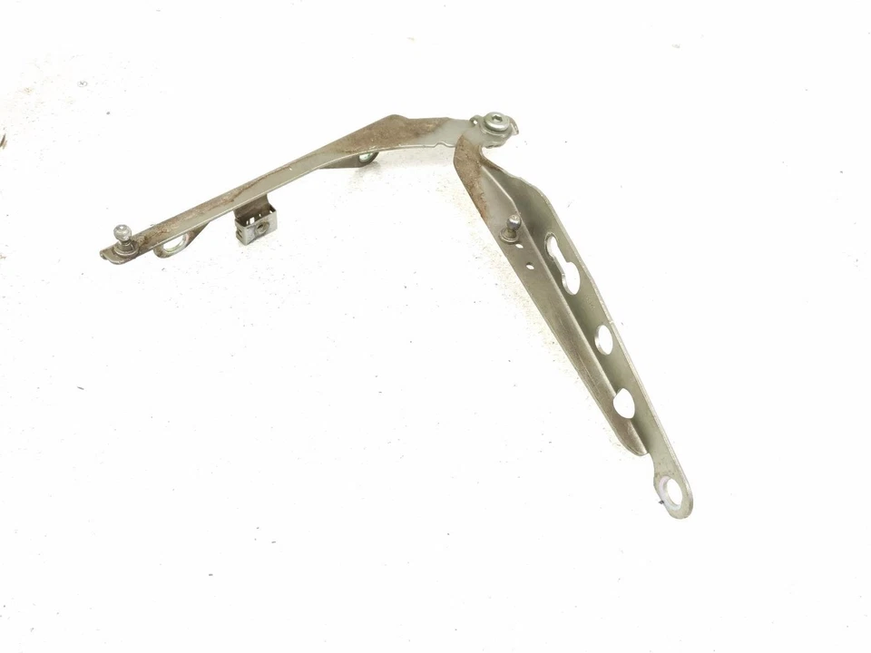 2001-2007 Volvo V70 Front Left Driver Hood Hinge Bracket 30716744 - Image 4 of 4