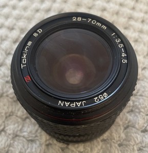 Tokina Camera Lens SD 28-70mm 1:3.5-4.5 Zoom Wide Angle Black Japan M/MD Mount