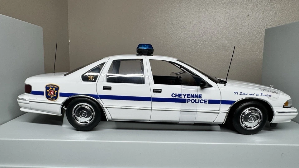 UT Models 1/18 1996 Chevy Caprice 9C1 Cheyenne Wyoming Police - Image 3 of 4