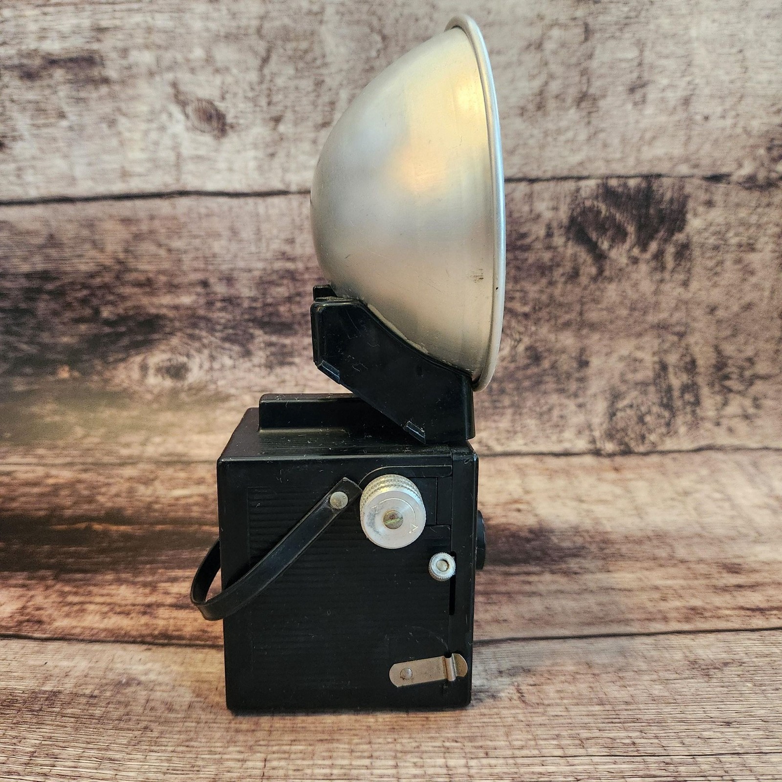 Herco HTF Imperial 620 Snap Shot Camera w Flash Reflector Untested Shelf Decor 