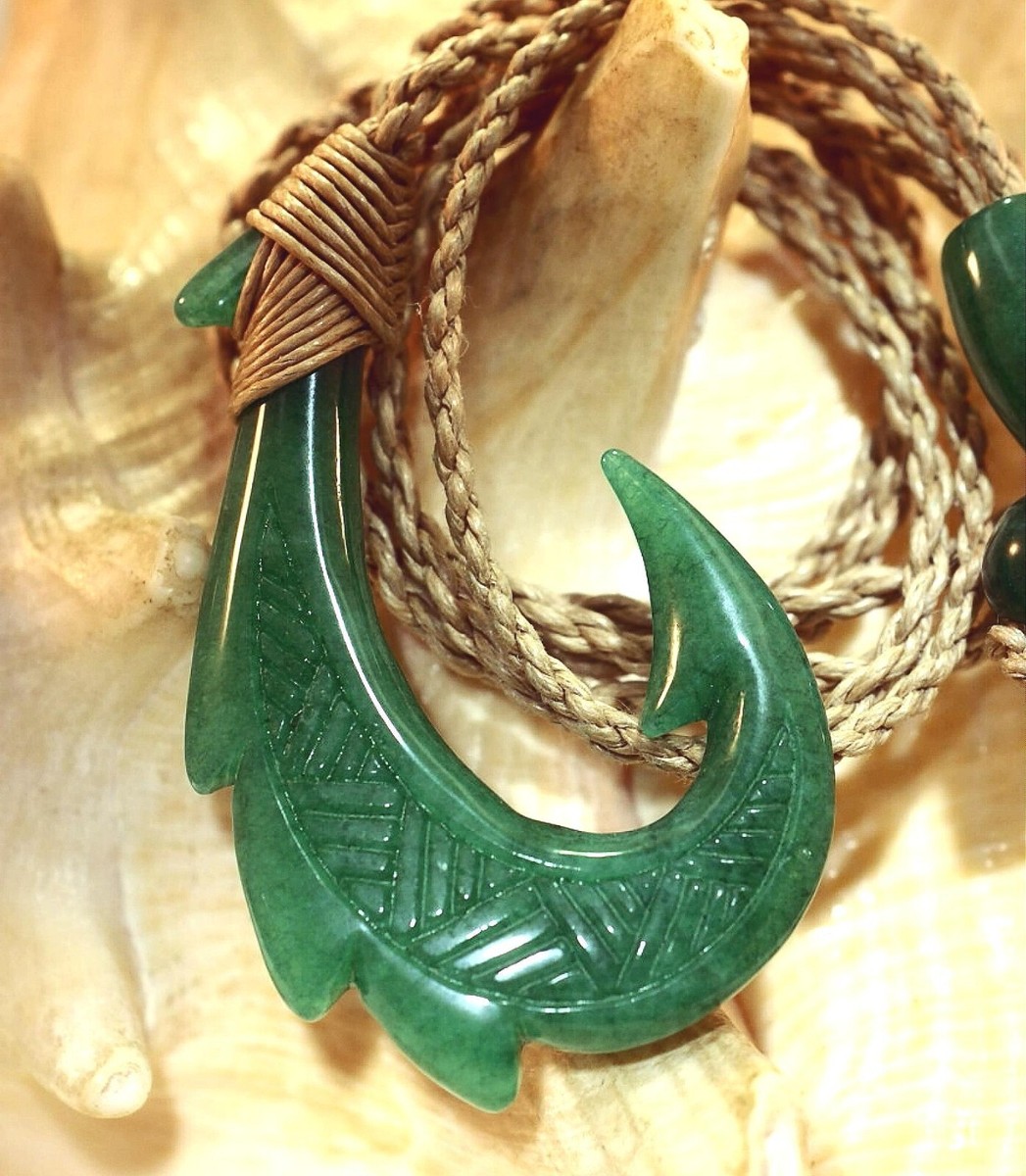 carved jade fish hook 30MM HAND-CARVED GREEN JADE HAWAIIAN POLYNESIAN MAKAU SHARK FISH HOOK  NECKLACE
