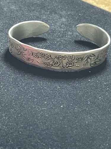 Vintage Wendell August Forge Cuff Bracelet Hand Wrought Pewter Flowers SilverTon - Picture 11 of 11