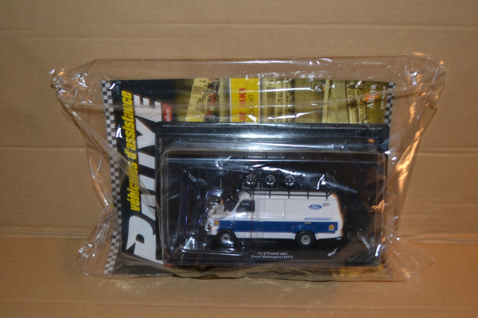 Miniature Ford Transit Mk1 1977 Altaya d'assistance rallye 1/43 finition premium moulée