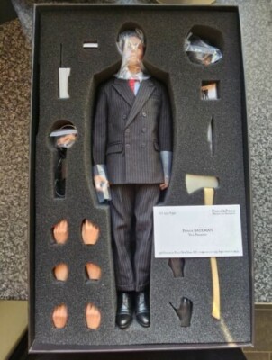 ICONIQ STUDIOS IQSS01 AMERICAN PSYCHO PATRICK BATEMAN + DIORAMA
