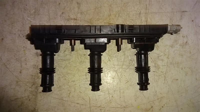 Coil Pack Cylinders 2-4-6 ID: 221503027 Fits 03-04 CTS 633815 Foto 2 de 4