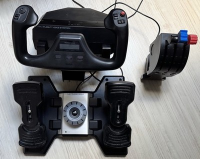 Flugsimulator -Setup   ideal für realen Fliegen am PC. Mit Pedale im Paket 