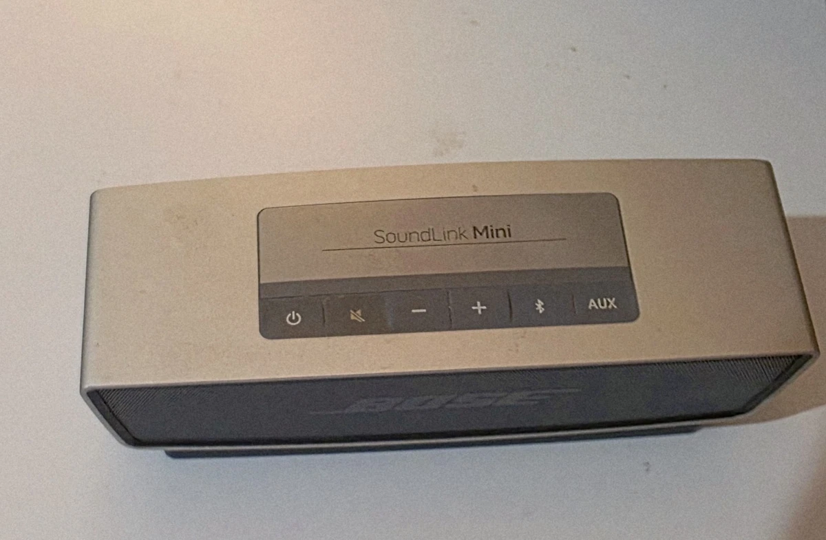Bose SoundLink Mini Bluetooth Audio Docks & Mini Speakers for sale Bose SoundLink Mini Bluetooth Audio Docks & Mini Speakers for sale