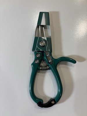 Modern Sprout Gardening Shears Lightweight Green Grip Friendly Tool Outdoor Use