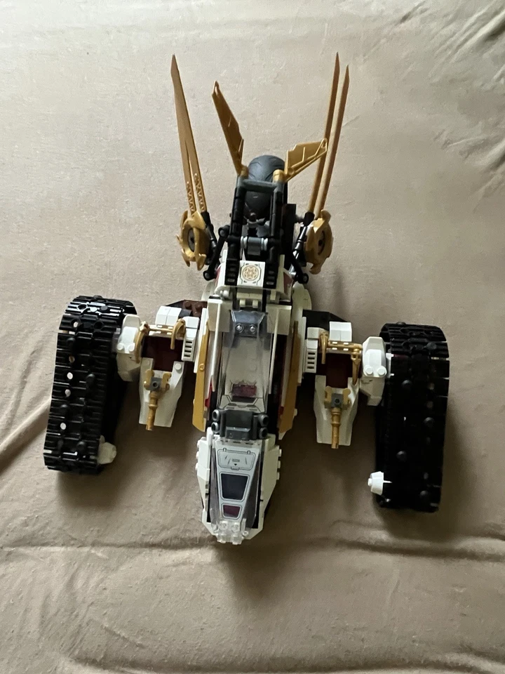 LEGO Ninjago 71739 Ultra Sonic Raider, Foto 2 von 3