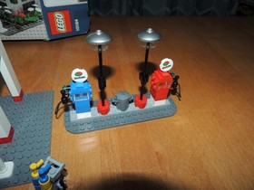 2007 Lego 10184 Town Plan 100% complete with manual & box 50th Anniversary NICE!