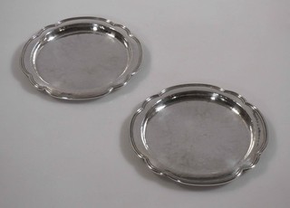 lg2/4 M.T. Wetzlar München zwei Untersetzer 900er Silber Handarbeit