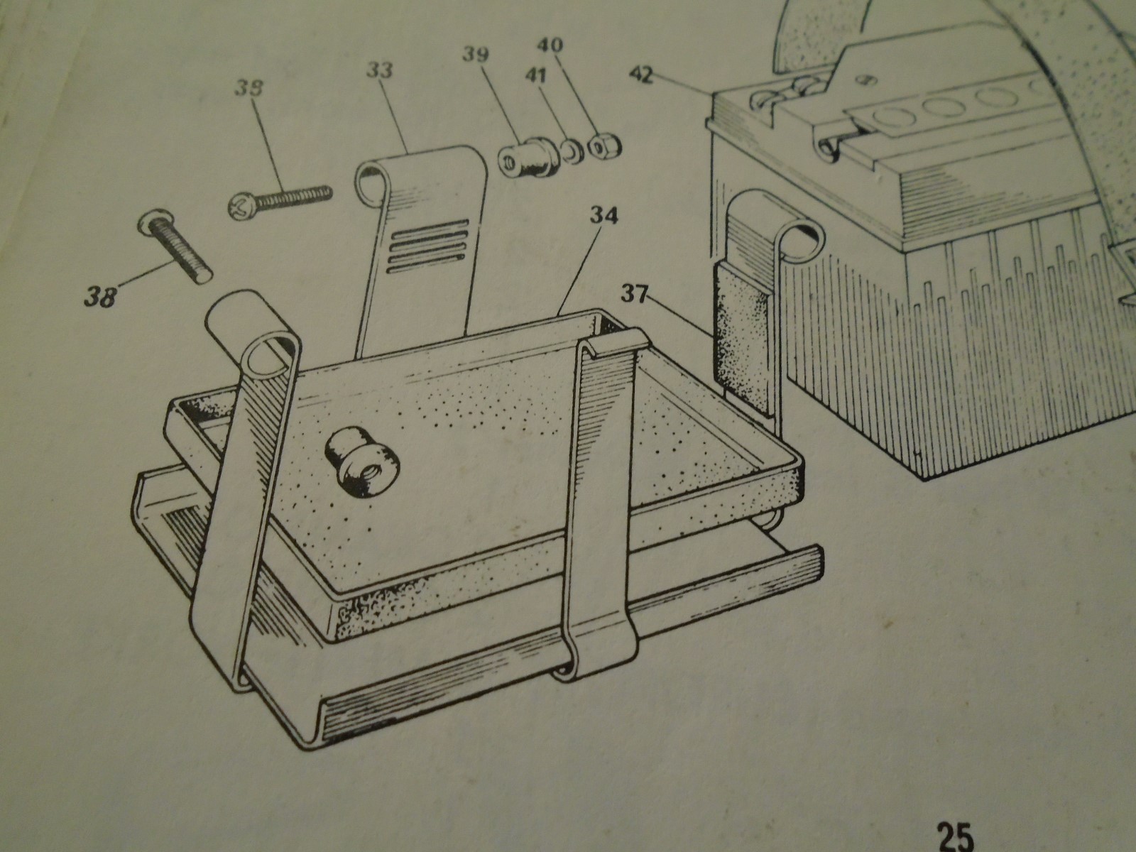 TRIUMPH BATTERY TRAY GROMMET X3 826039 197183 TR6 T120 TR7 T140V