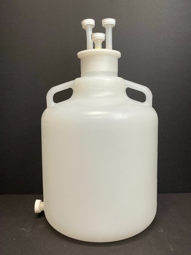 Repligen Reservoir Bottle 10 L with 4 Port Lid and Accessories - Picture 9 of 13