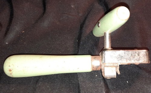Vintage Edlund Junior No. 5 Can Opener Green Wood Handle 1929 - Picture 3 of 6