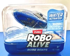 Zuro-Robo Alive. Robo Boats. (shark) Water Activated. Batteries Included. 3+