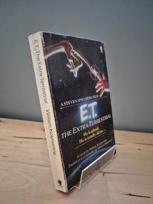 E.T. The Extra-Terrestrial Steven Spielberg Movie Tie-In Sphere Paperback 1982