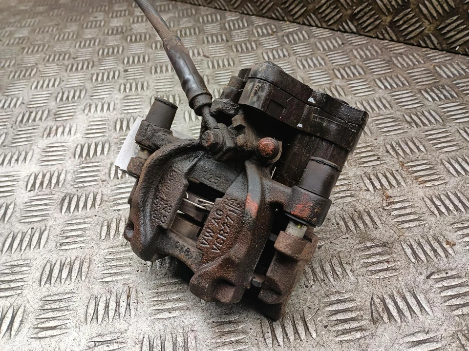 PINZA FRENO TRASERO IZQUIERDO SEAT LEON ELÉCTRICA 8V0615423D MK3 2012-2020 Foto 2 de 4