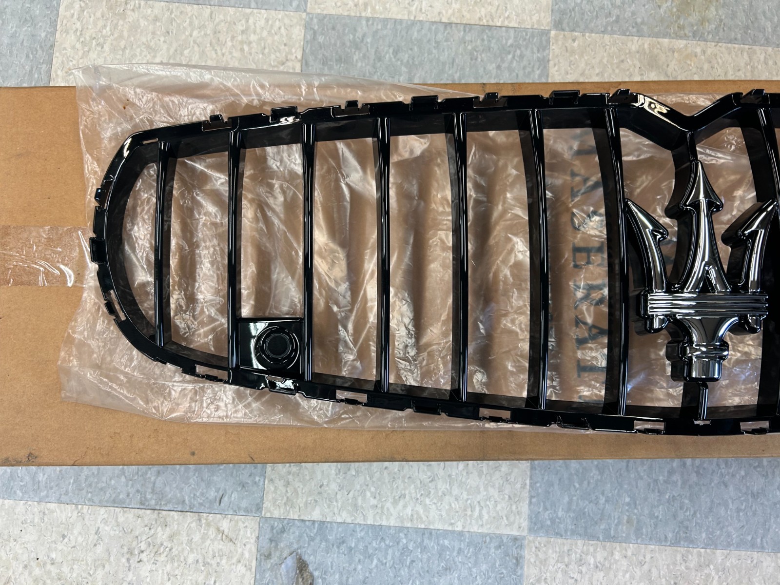 ➠Maserati➠ Quattroporte Front Radiator ➠Grill➠ 2014 - 2016 - NEW
