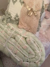 Rachel Ashwell Shabby Chic Vintage Jardin Print Baby Bumper & Bella Notte Skirt!