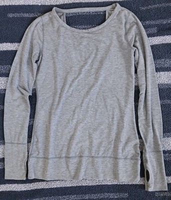 Gap Fit Breathe Top Long Sleeve Open Back Size XS Stretch Gray V-Back Yoga