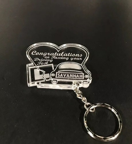 Llavero personalizado para felicitaciones por pasar tu examen de manejo por primera vez - Imagen 6 de 6