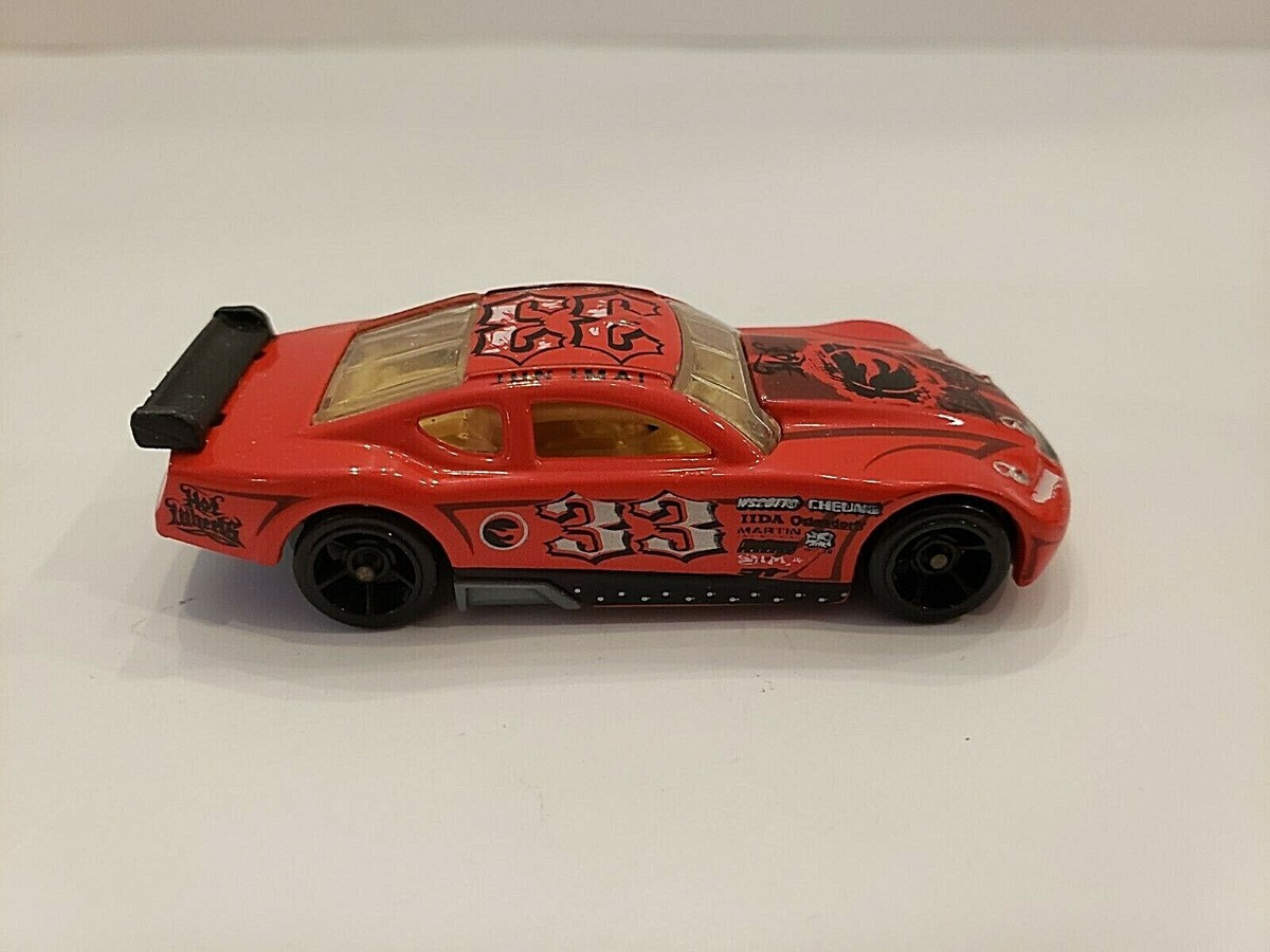 Hot Wheels Circle Tracker #33 Race Car Red B11 1:64 scale