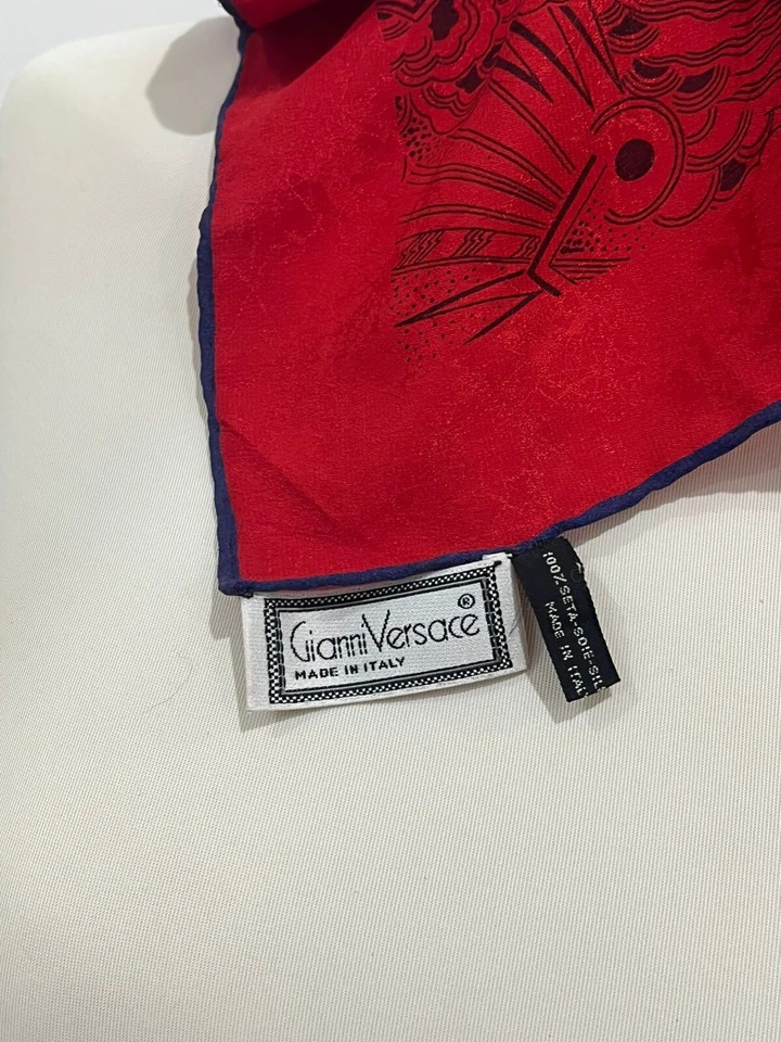 S4# Gianni Versace Geometric Red square Silk scarf 34 inch made in Italy - Image 3 of 4