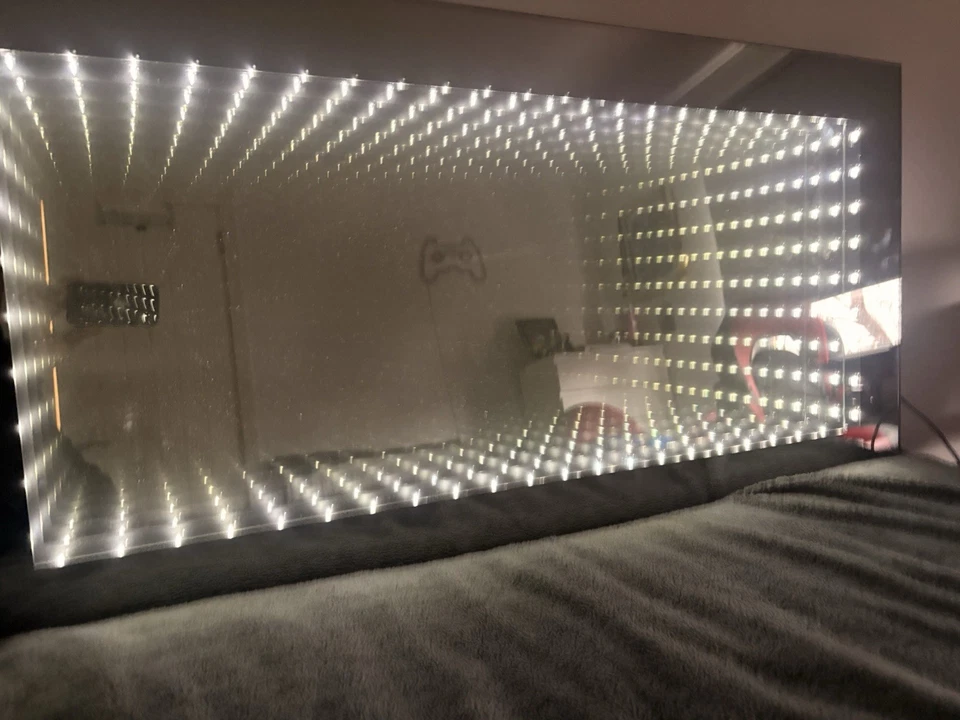 Large LED Infinity Mirror 120cm x 60cm x 4cm Wall Mounted - Image 2 of 4