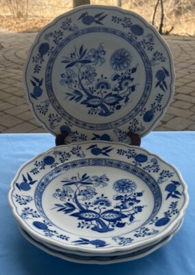 Set of FOUR Hutschenreuther Blue Onion Bread Plates