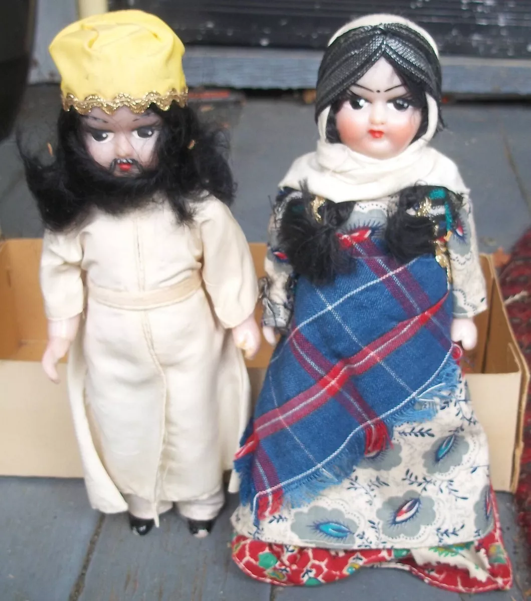 Couple traditional dresses online outlet