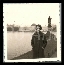 Photo estate Family a. Langeoog, Maid in Bürgerpark Bremen, 1935; L80L