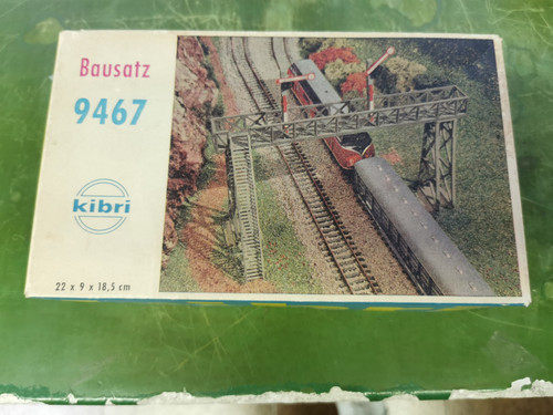 trenini elettrici traliccio ferroviario con segnali marca Kibri 9467 anni 70 | Condition: Nuovo