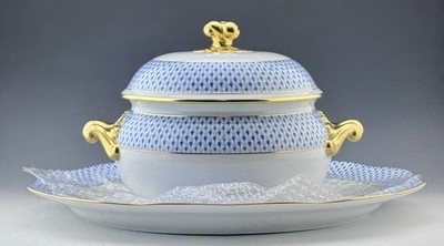   MINT HEREND Blue Fishnet Large Tureen & 16  Platter Tray