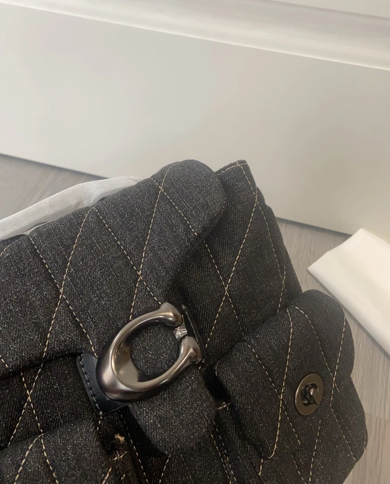 COACH Tabby 牛仔绗缝背包水洗灰色 CA056 Outlet — 第 2/4 张图片