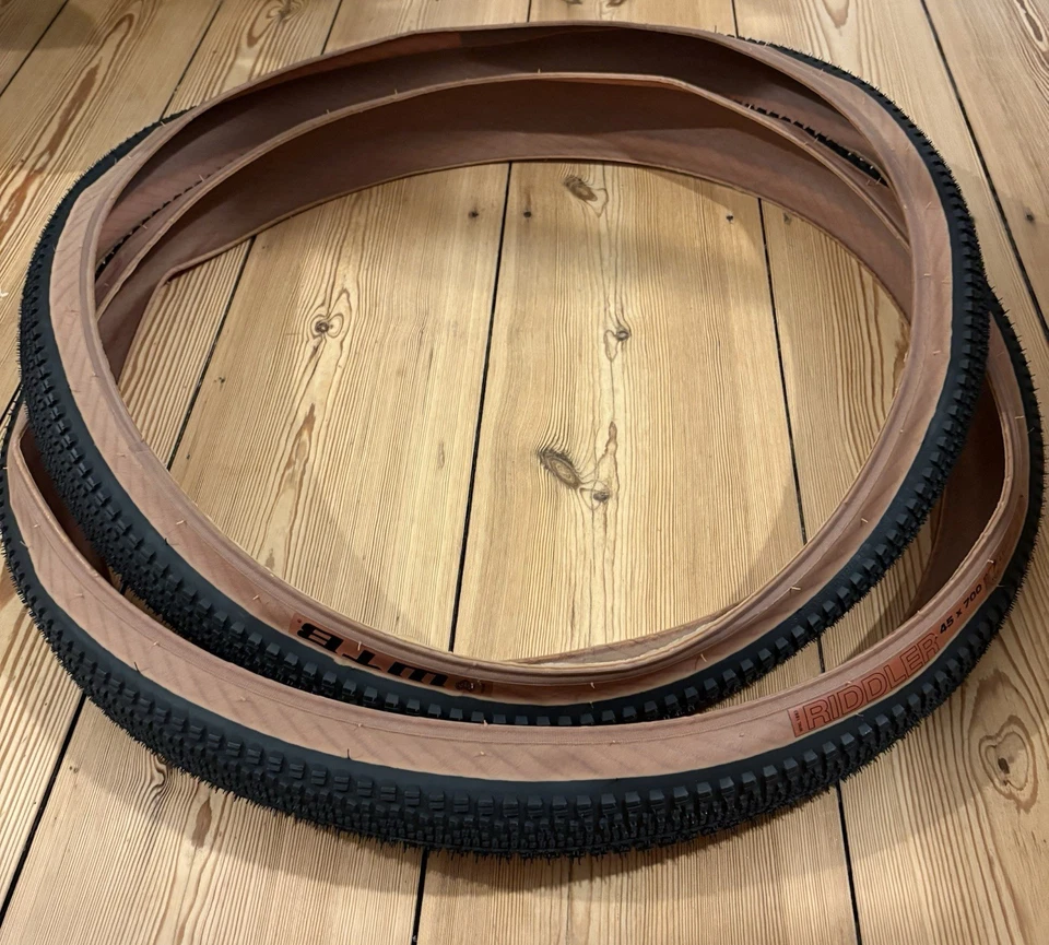 WTB Riddler TCS Light 45 x 700C  Gravel Tan Wall 28" Reifen - NEU