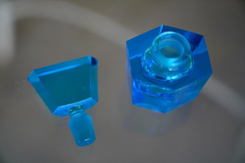 VintageArt Deco Faceted Aqua Blue Perfume Bottle W/Stopper 4" H - Picture 5 of 7
