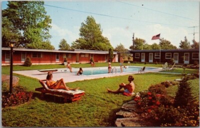 Mount Pocono, Pennsylvania Postcard NORWAY MOTEL & RESTAURANT Pool View c1960s