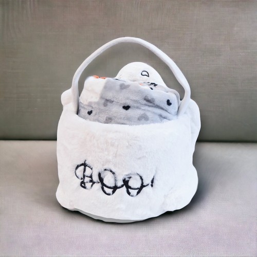 Ghost Throw Blanket & Faux Fur Halloween Glow In The Dark Basket Set Tk Maxx - Picture 18 of 20