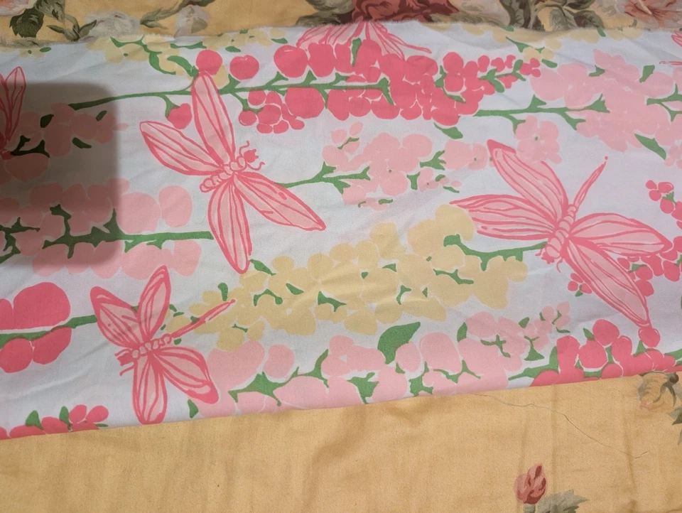 LILLY PULITZER Rare WHITE Dragonfly Floral Pink, Yellow, Green Fabric  Cotton  - Image 3 of 4