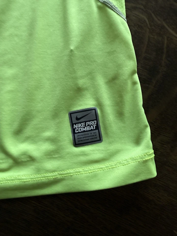 Camisa de Combate Nike Pro Para Hombres S Manga Larga Verde Voltio Ajustada Dri-Fit Gimnasio Pullover Foto 4 de 4