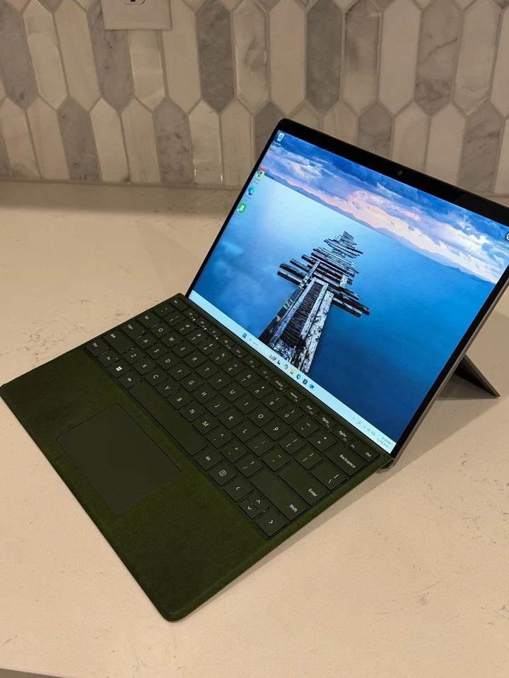 Microsoft Surface Pro 9 13" i7 1255U 16GB RAM 256GB SSD Win 11 - Forest Green - Image 2 of 4