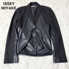 USED ISSEI MIYAKE WOOL DESIGNER JACKET IN BLACK GOOD