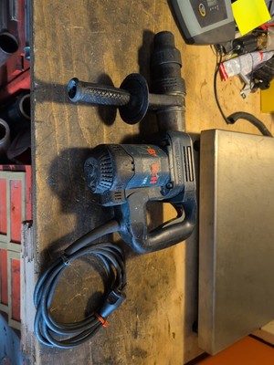 Bosch 10-Amp Sds-max Corded Chipping Hammer- 11388