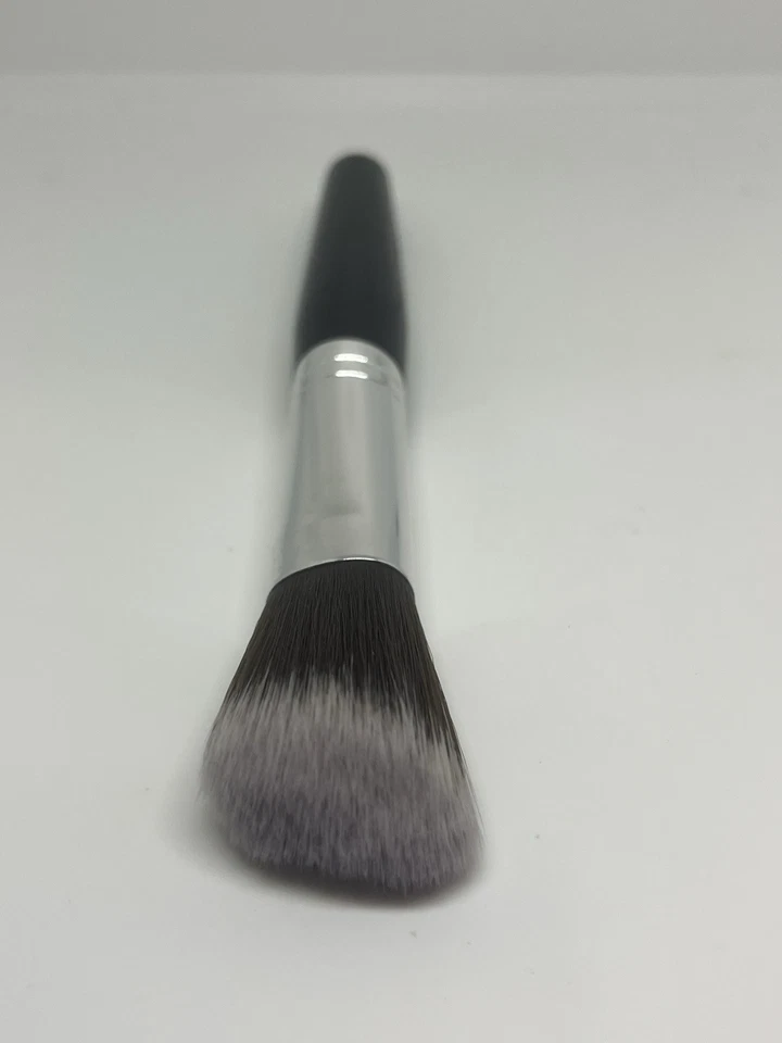 Becca Hydra Mist Set & Refresh Powder Setting Face 1.5g & 1 Brush Travel Size - Image 4 of 4