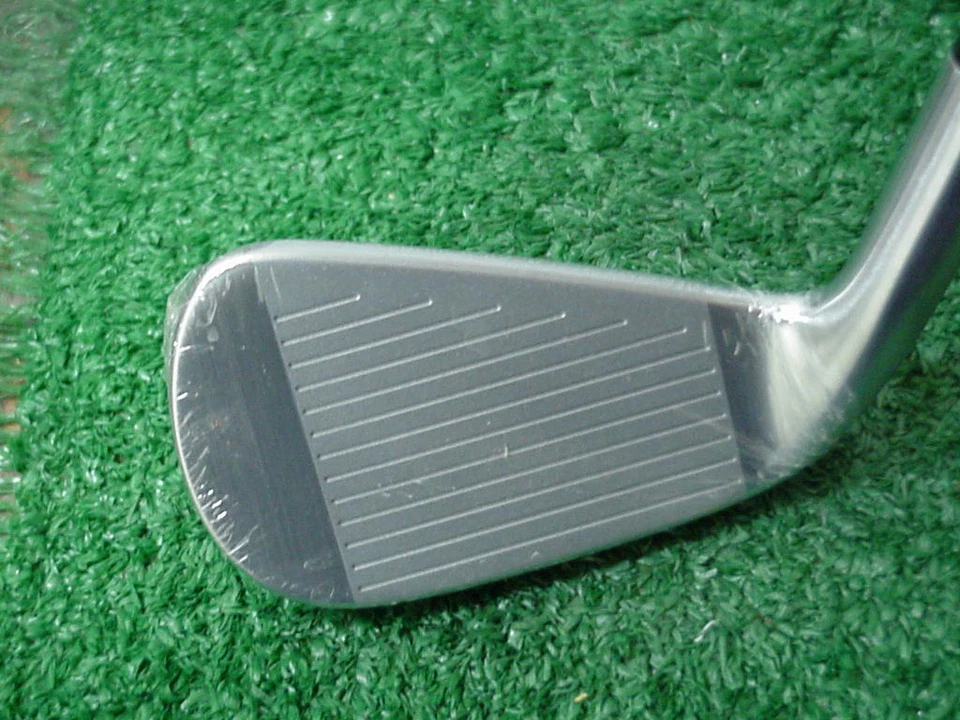 New 2012 TP Taylor Made Forged MC 3 Iron Dynamic Gold Sensicore X-100 X Flex - Image 4 of 4
