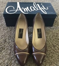 1960 s or 70 s Amalfi By Rangoni Brown Leather Pumps, Italian Leather, Sz. 6
